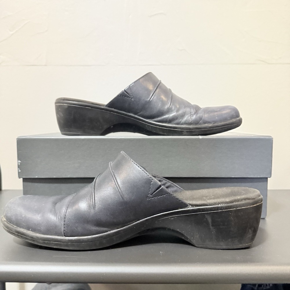 Clark's Women's Black Slip On Clogs Size 8‎